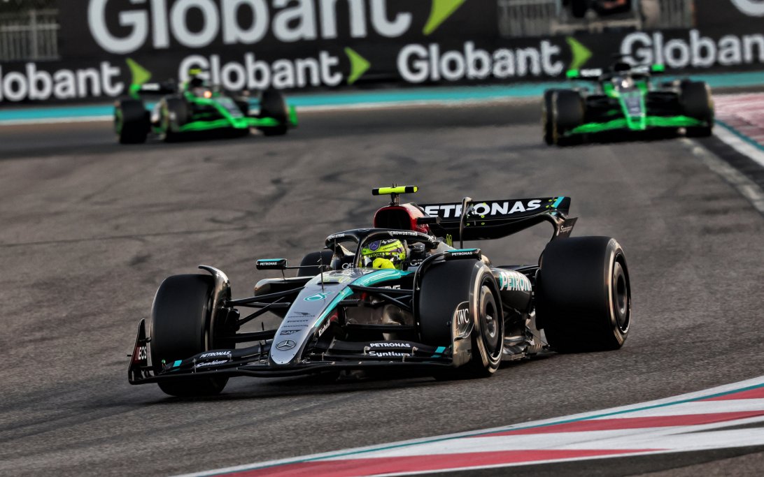 Hamilton Abu Dhabi race